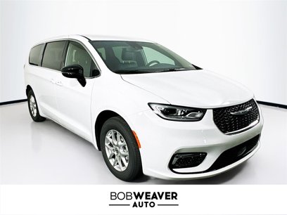 New 2025 Chrysler Pacifica Select