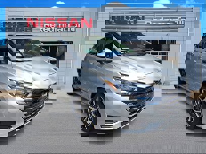 New 2025 Nissan Versa SV w/ Trunk Package