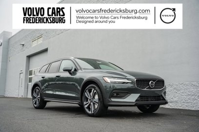 New 2026 Volvo V60 B5 Cross Country Plus w/ Protection Package Premier