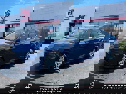 New 2025 Toyota Camry LE w/ Convenience Package