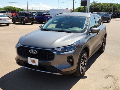 New 2025 Ford Escape SE