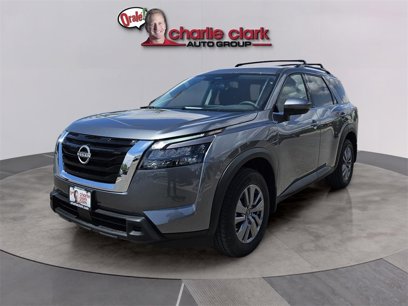 New 2025 Nissan Pathfinder SV