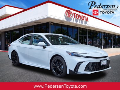 New 2025 Toyota Camry SE w/ Multimedia Upgrade Package