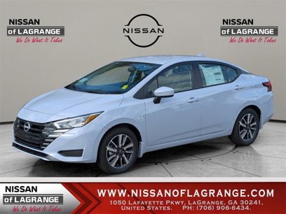New 2025 Nissan Versa SV w/ Trunk Package