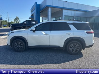Used 2022 Nissan Pathfinder SV w/ SV Black Package