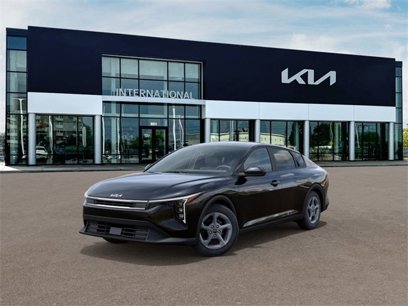 New 2025 Kia K4 LXS
