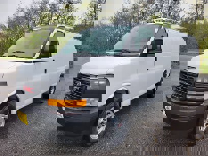 New 2025 GMC Savana 3500 Extended w/ Driver Convenience Package