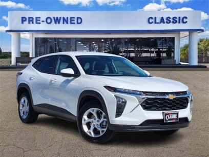 Used 2025 Chevrolet Trax LS w/ LS Convenience Package