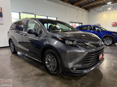New 2025 Toyota Sienna XLE