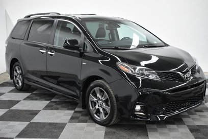Used 2019 Toyota Sienna SE