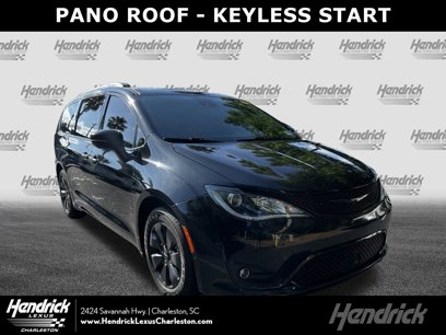 Used 2020 Chrysler Pacifica Limited w/ Quick Oder Package 2EV RED-S