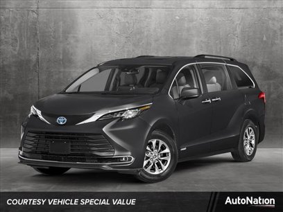 New 2025 Toyota Sienna XLE