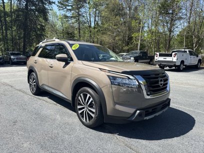 Used 2024 Nissan Pathfinder Platinum w/ Cargo Package