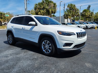 Used 2019 Jeep Cherokee Latitude Plus w/ Comfort/Convenience Group