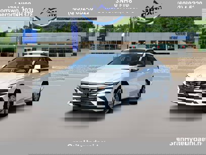 New 2025 Hyundai Elantra SE