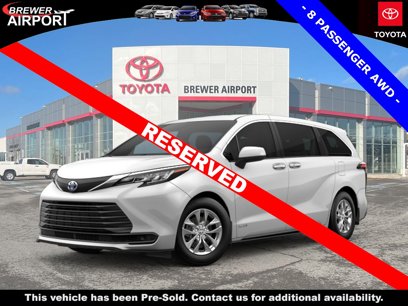 New 2025 Toyota Sienna LE