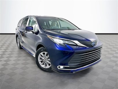 Used 2023 Toyota Sienna XLE