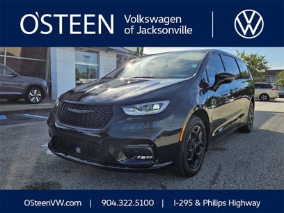 Used 2022 Chrysler Pacifica Limited w/ S Appearance Package