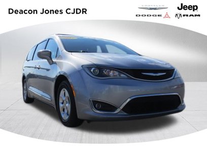 Used 2017 Chrysler Pacifica Touring-L Plus