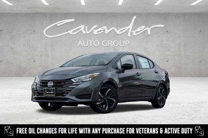New 2025 Nissan Versa SR w/ Trunk Package