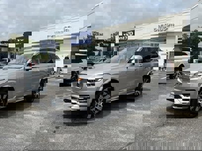 New 2024 Volvo XC90 T8 Plus w/ Protection Package Premier