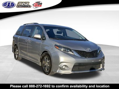 Used 2017 Toyota Sienna SE Premium