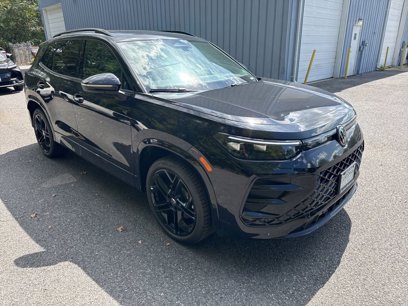 New 2025 Volkswagen Tiguan SE R-Line