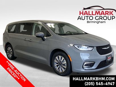 Used 2023 Chrysler Pacifica Touring-L
