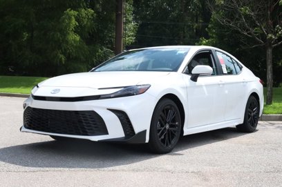 New 2025 Toyota Camry SE