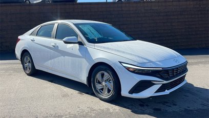 Certified 2025 Hyundai Elantra SE