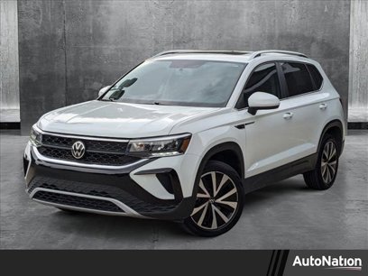 Used 2022 Volkswagen Taos SE w/ Panoramic Sunroof Package