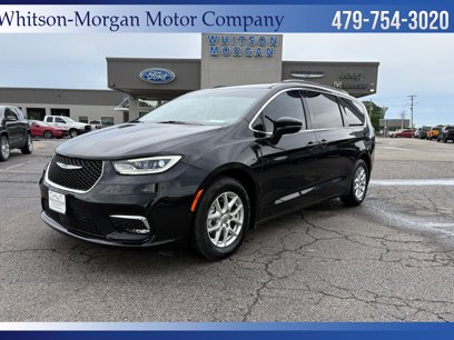 Used 2022 Chrysler Pacifica Touring-L w/ Uconnect Theater Family Group