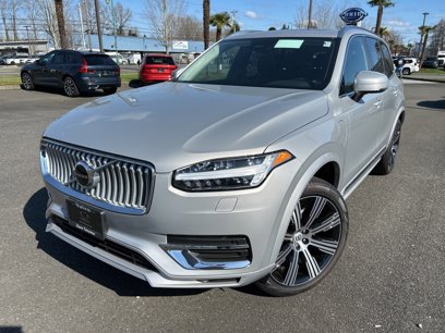 New 2025 Volvo XC90 T8 Core w/ Protection Package Premier