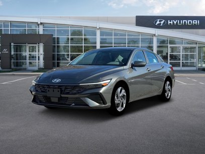 New 2025 Hyundai Elantra SEL