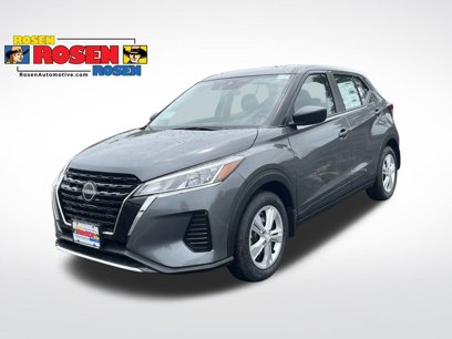 New 2025 Nissan Kicks Play S