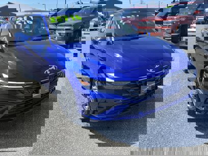 Certified 2025 Hyundai Elantra Limited w/ Cargo Package