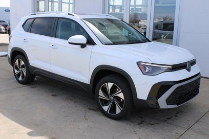 New 2025 Volkswagen Taos SE