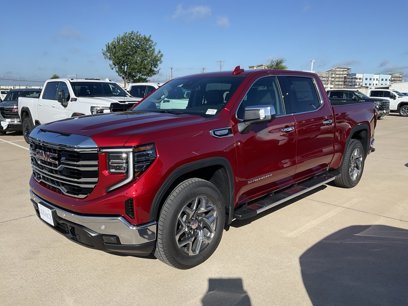 New 2025 GMC Sierra 1500 SLT