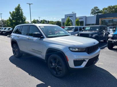 Used 2024 Jeep Grand Cherokee Limited w/ Black Appearance Package