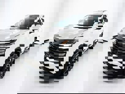 New 2025 Nissan Kicks SV w/ Charging Package