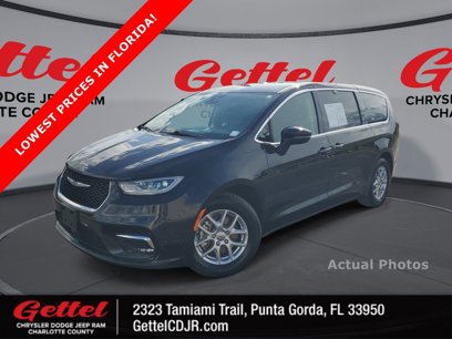 Used 2023 Chrysler Pacifica Touring-L