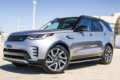 New 2025 Land Rover Discovery Dynamic SE