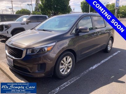 Used 2017 Kia Sedona LX w/ LX Essentials Premium Package
