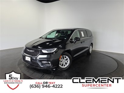 Used 2023 Chrysler Pacifica Touring-L