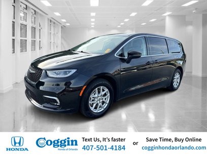 Used 2023 Chrysler Pacifica Touring-L