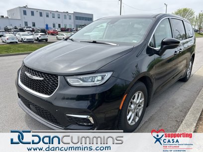 Used 2023 Chrysler Pacifica Touring-L