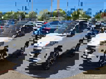 Used 2022 Ford Escape SE w/ SE Sport Appearance Package