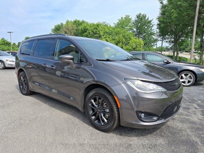 Used 2020 Chrysler Pacifica Touring-L w/ Advanced Safetytec Group