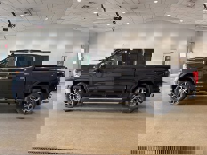 New 2025 GMC Sierra 1500 SLT w/ SLT Premium Plus Package