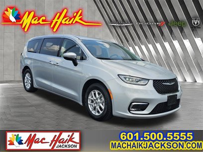 Used 2023 Chrysler Pacifica Touring-L